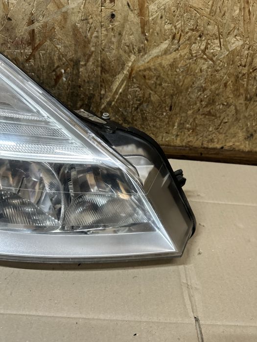 Передня права фара Renault Espace IV Рено Еспейс 4 2002-2015