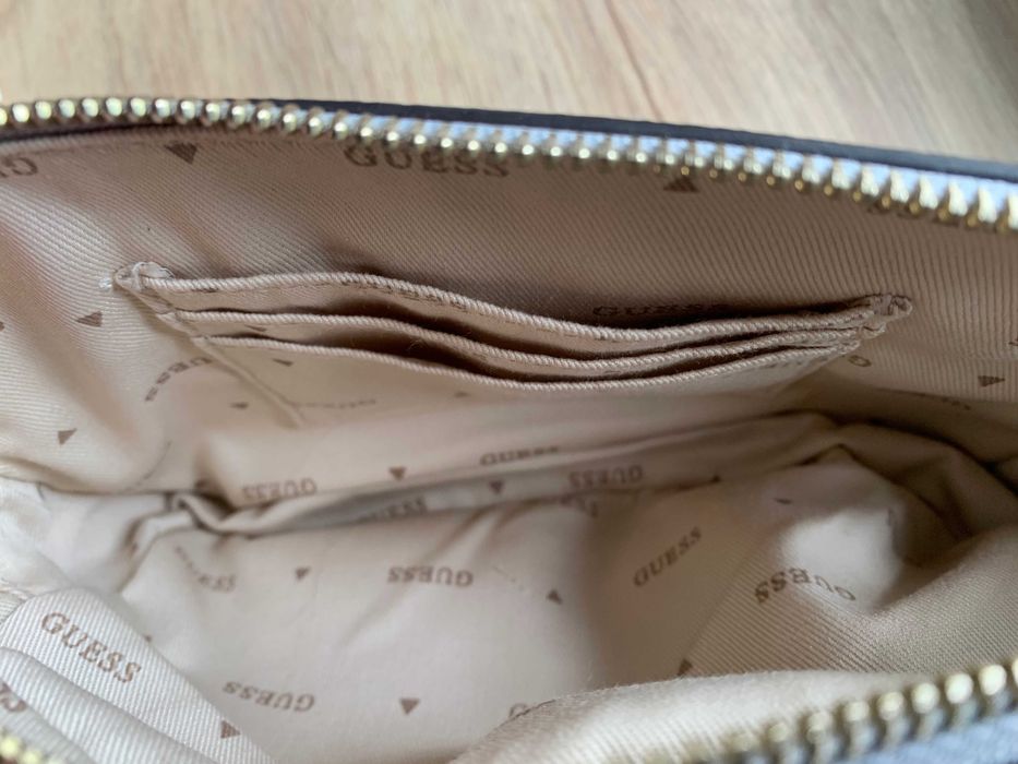 Guess NOELLE Cross body bag - lavendar grey