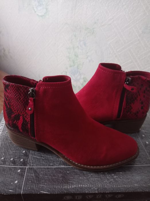 Жіноче взуття ботільйони