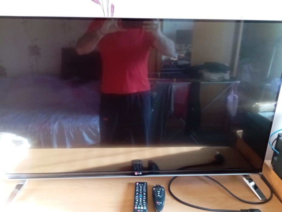 Телевизор LG 42"