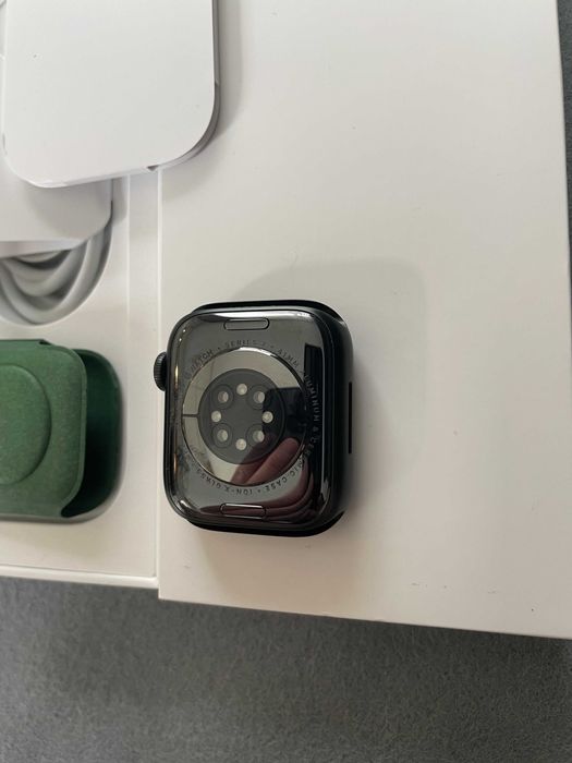 Apple Watch 7 41mm GPS ciemnozielony bateria 100%