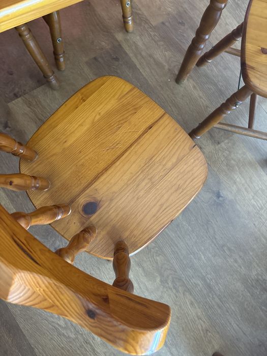 Mesas e Cadeira em Pinho