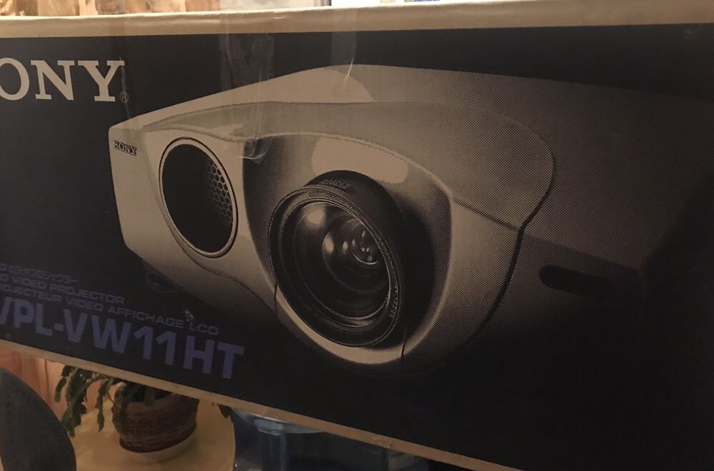 Кінопроектор Sony LCD VPL-VW11HT
