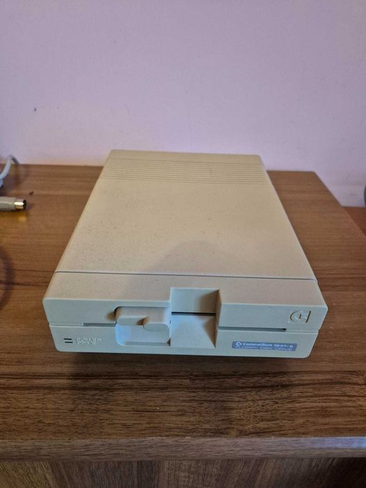 Commodore 64 z akcesoriami