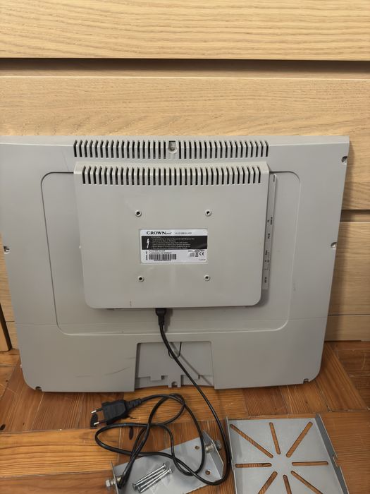 TV LCD Crown Japan 19” – Compacta e Pronta a Usar!