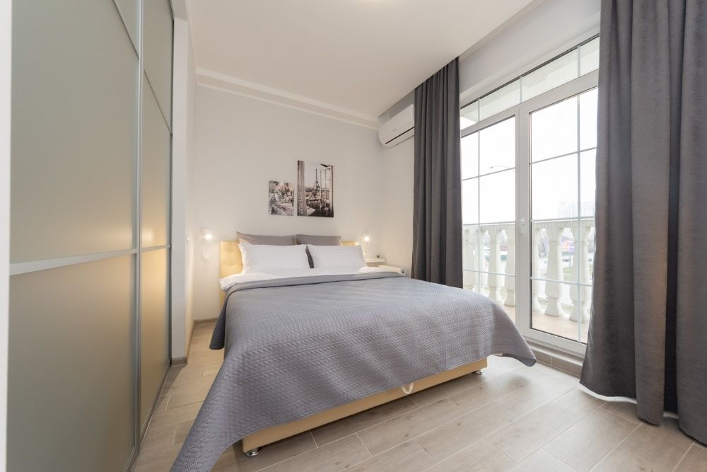 Дизайн-проект "ПАРИЖ У ВІКНІ". ЖК Британський Квартал. Подобова оренда