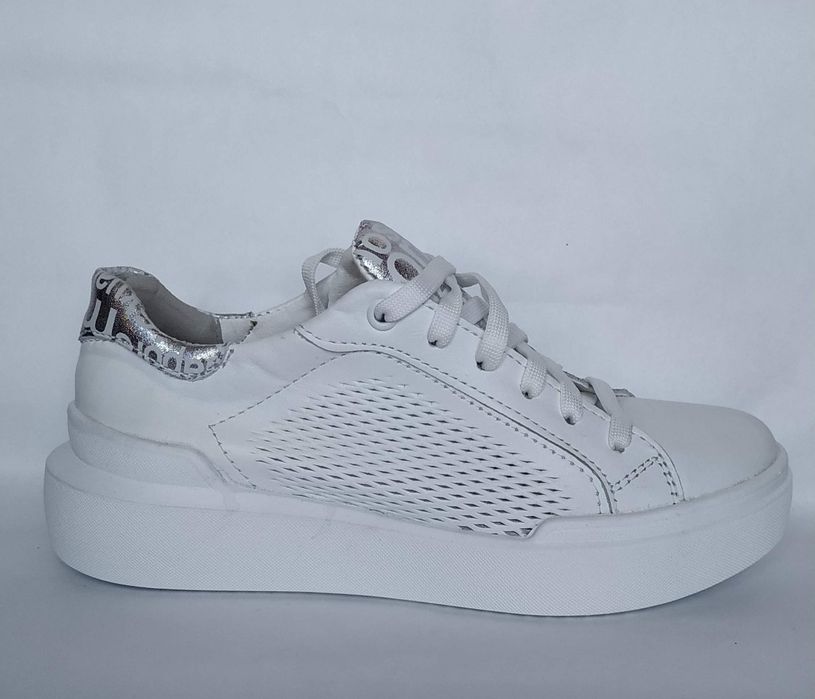 Кроссовки кожаные перфорация