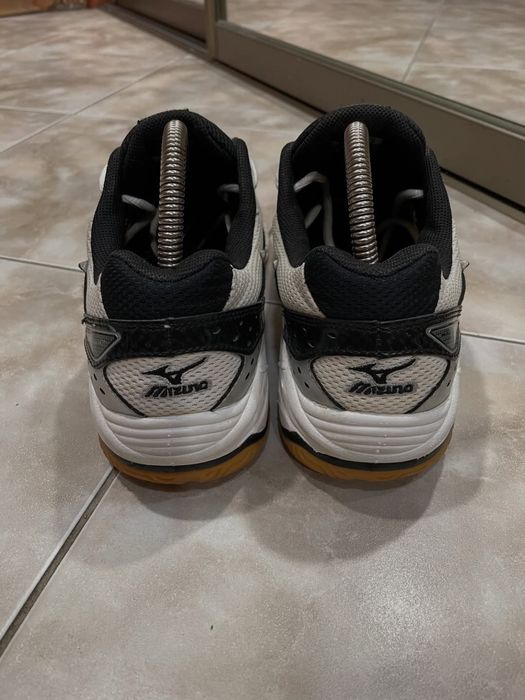 Mizuno кросівк