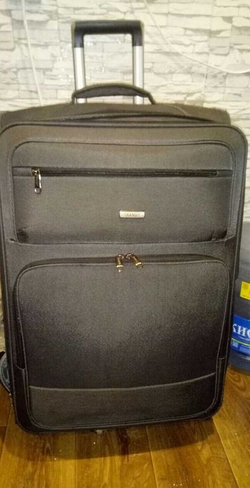 Продам  валізу .