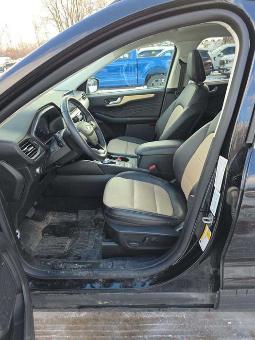 2022 Ford Escape Plug-In Hybrid Titanium