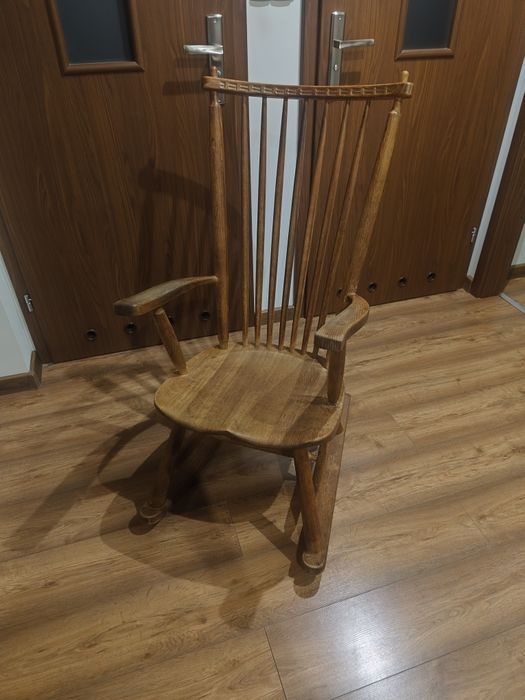 Fotel bujany drewniany