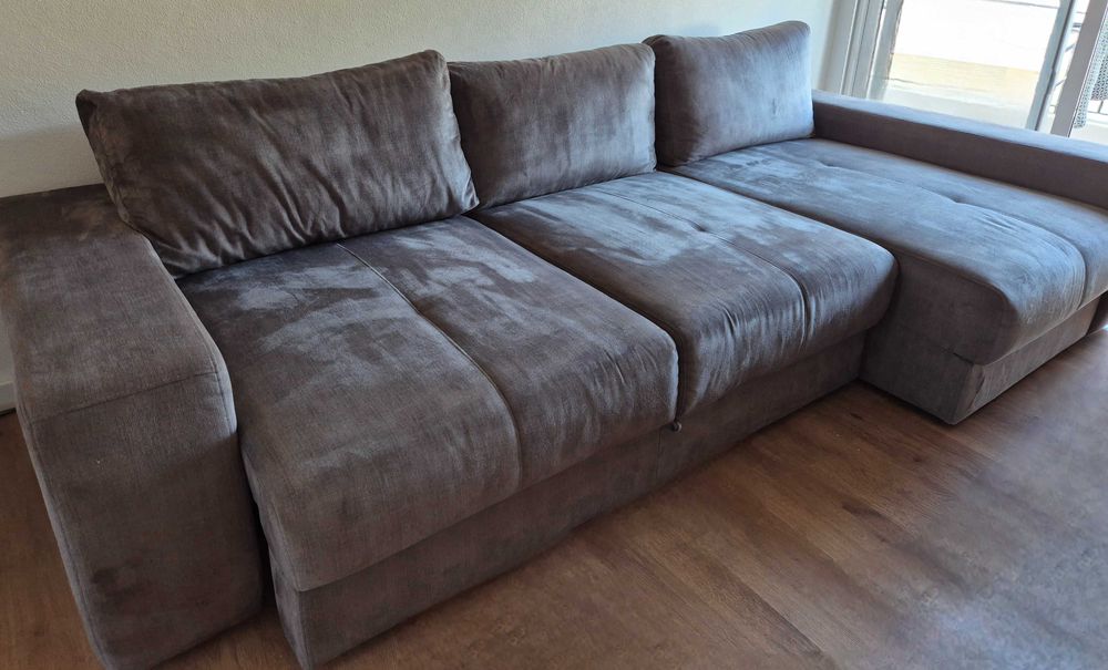 Sofá com chaise longue