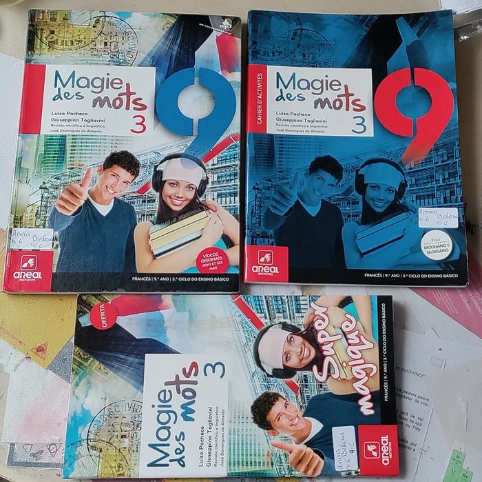 Livros escolares 9 ano