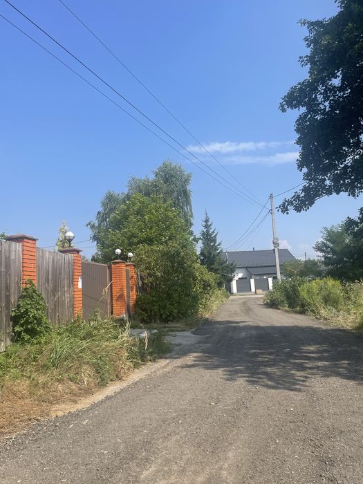 Ділянка під забудову з виходом до лісу с.Горенка. Не поле! Асфальтний  заїзд. Газ
