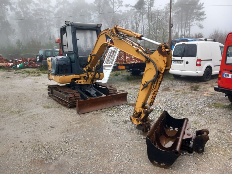 Mini-giratória 3, 5 toneladas Caterpillar.. vário material