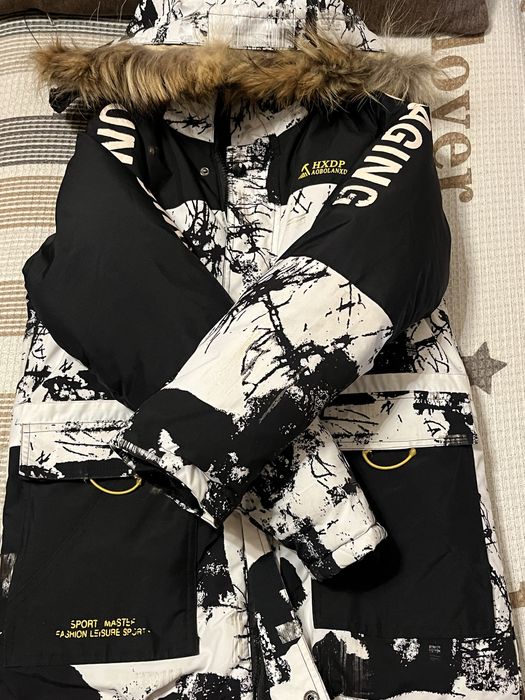 Куртка на зиму стан 9/10 размер на фото