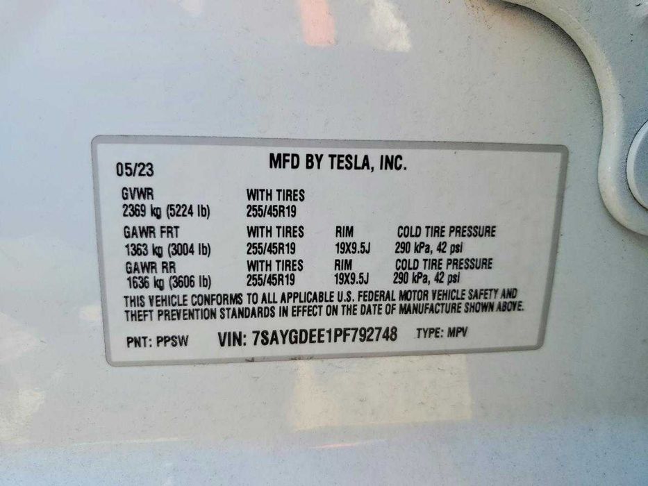 Tesla Model Y 2023