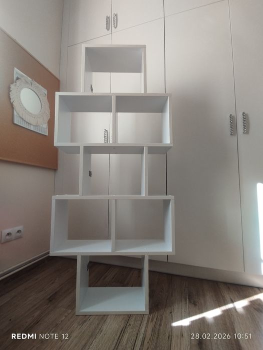 Półka ścienna biała