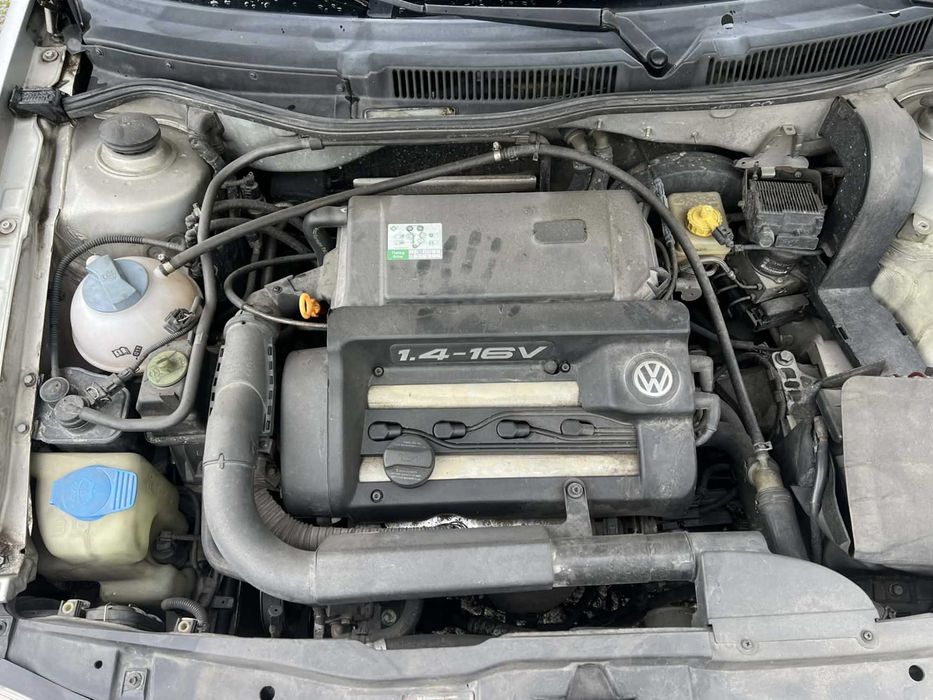 VW Golf IV 1.4 16v A/C direçao asssitida  Nacional