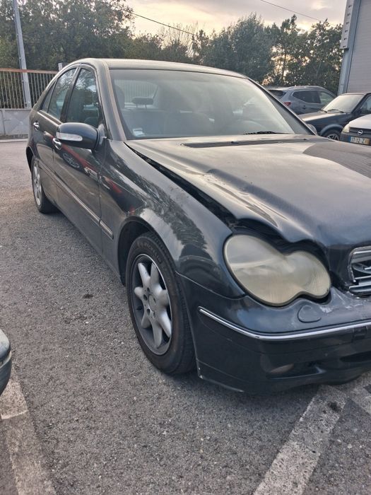 Mercedes  C270 cdi acidentado