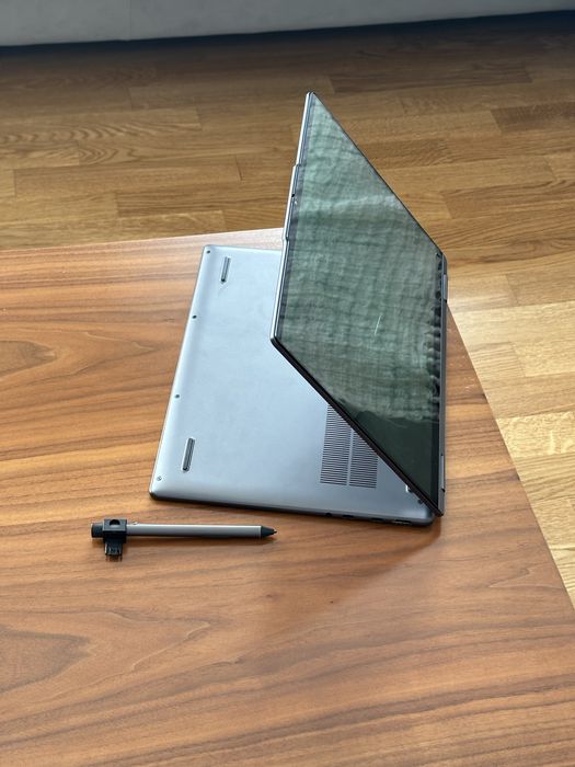 Computador portátil Lenovo YOGA 7 14 (2 em 1)