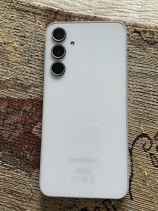 Продам самсунг а35 в горошй состоянии