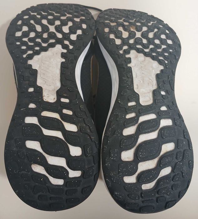 Sapatilhas NIKE Performance Revolution 6 p/ corrida em estrada — nº 42