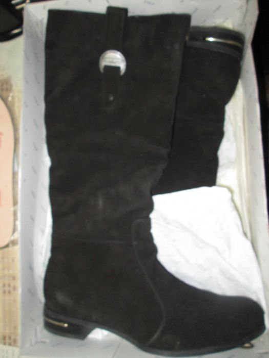 Женские демисезонные замшевые сапоги Violetti, р.41