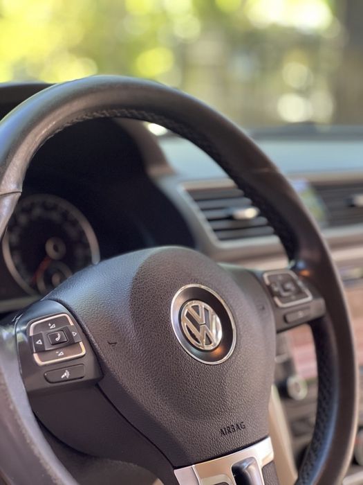 Продам Volkswagen Passat 2014