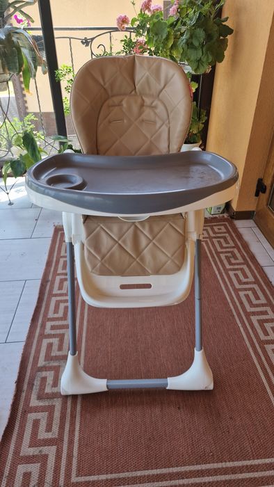 Стілець для годування