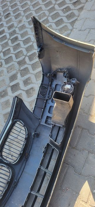 Zderzak przedni BMW E61