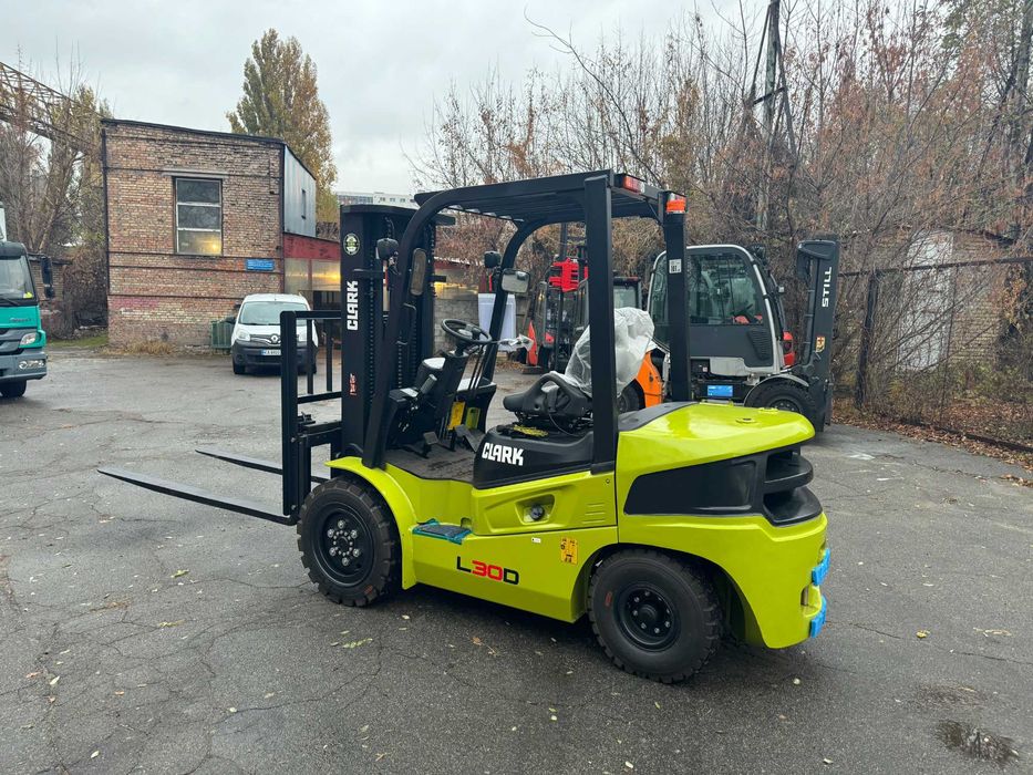 Дизельний навантажувача CLARK L30D (Новий)