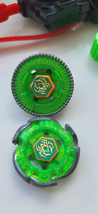 Бейдлейд дзиґу Poison Serpent