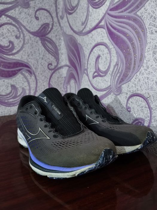 Оригінальні кросівки Mizuno Wave Rider 25 чорні (40)