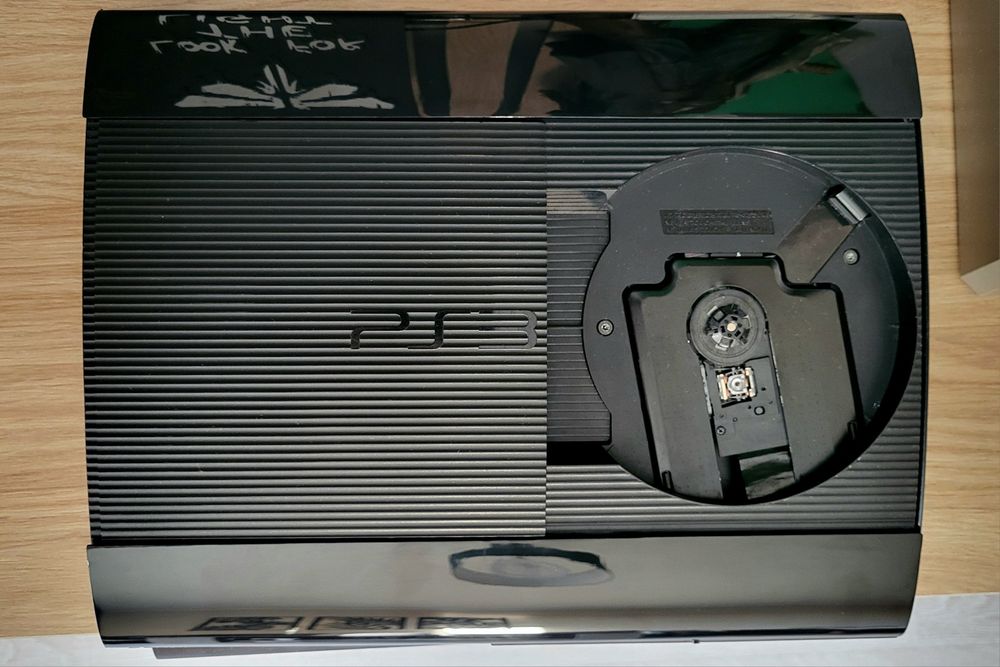 Ps3 super slim CECH-4304A