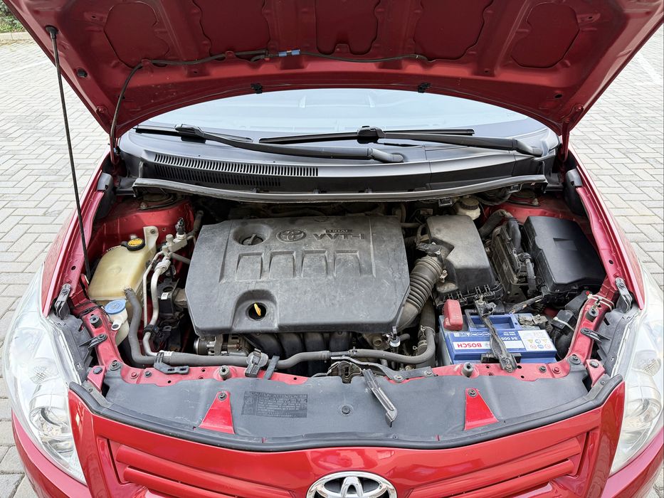 Toyota Auris 2011 год 1.6 Бензин Автомат 162000 пробег