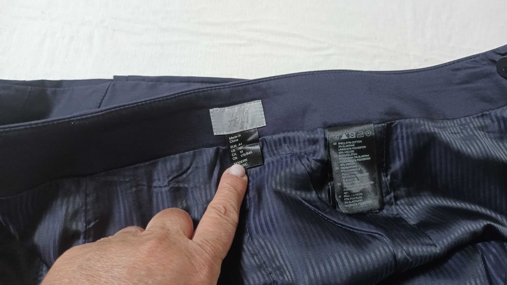 Saia em azul escuro da H&M