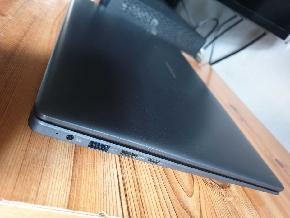 Laptop Medion E14223. Nowoczesny, lekki i praktyczny