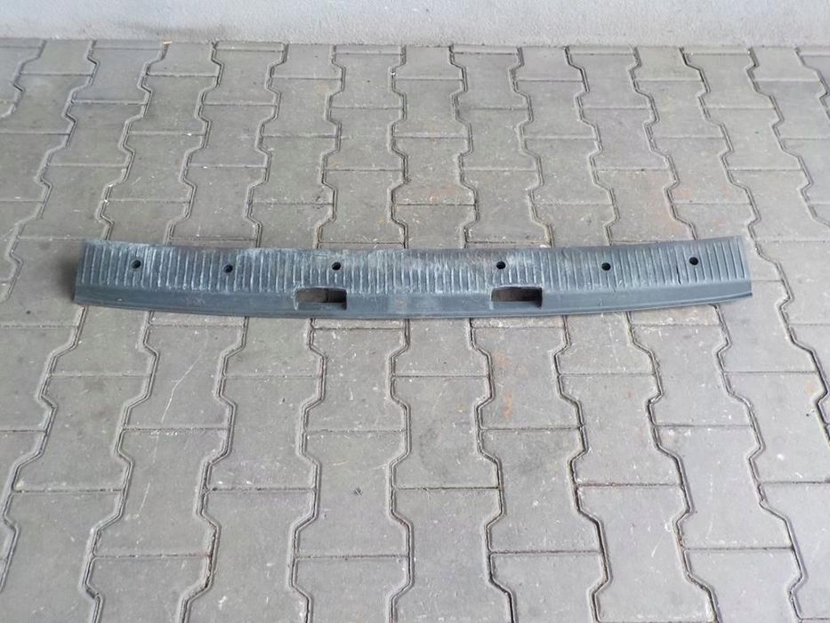 VW T5 PLASTIK LISTWA TYLNA PROGOWA POD DRZWI SKRZYDEŁKOWE