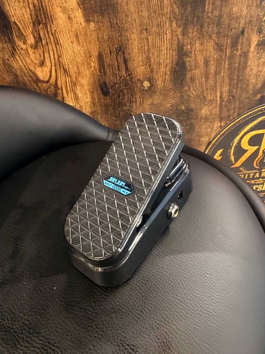 Pedal Volume / Wah Irin - Novo