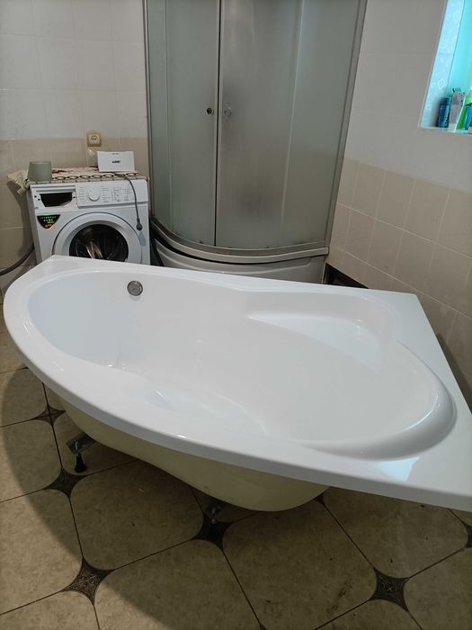 Ванна акрілова кутова