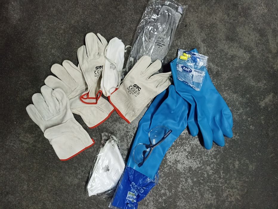 Material EPI - Ténis biqueira aço + capacete