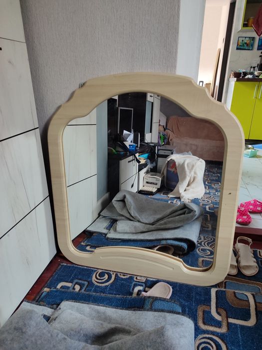 Дзеркало з кріпленнями