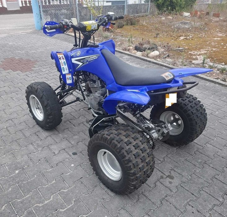 Moto4 Yamaha Raptor 250 (2011)