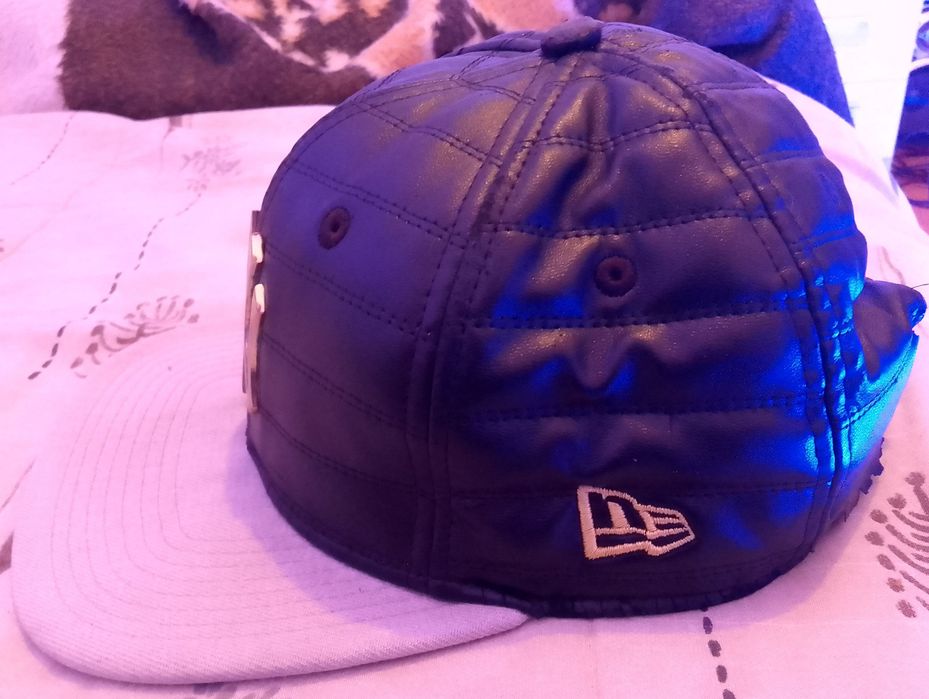 New Era 9FIFTY Edição Limitada com Símbolo NY Dourado