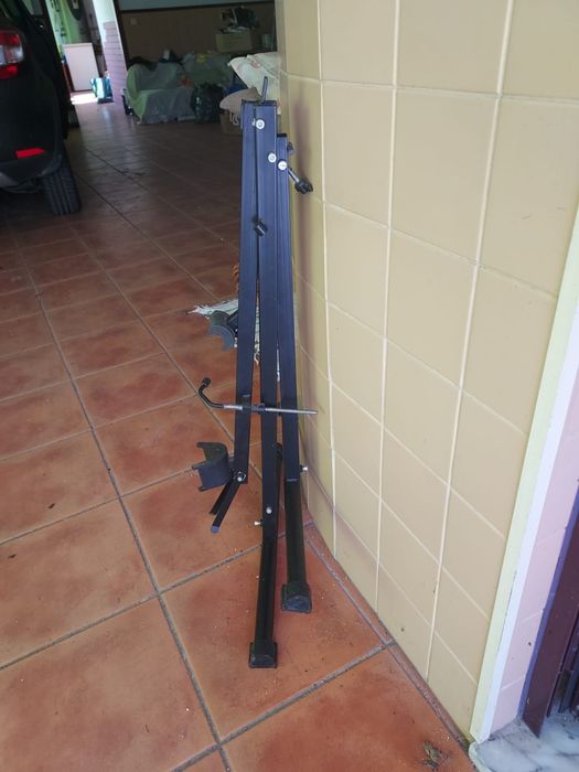 Cavalete de reparacao de bicicletas