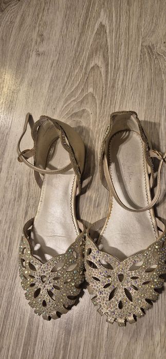 Złote eleganckie buty, sandałki Next  34, długość wkładki 22cm