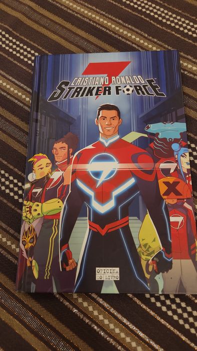 Vendo livro Stricker Force v. 1 em muito bom estado.