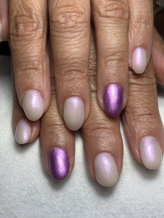 Paznokcie zelowe, hybrydowe.