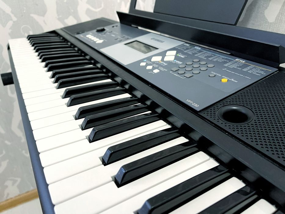 Професійний Синтезатор Yamaha YPT-230!!! Круте Піаніно, клавіші